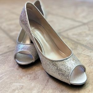Silver short fancy heals